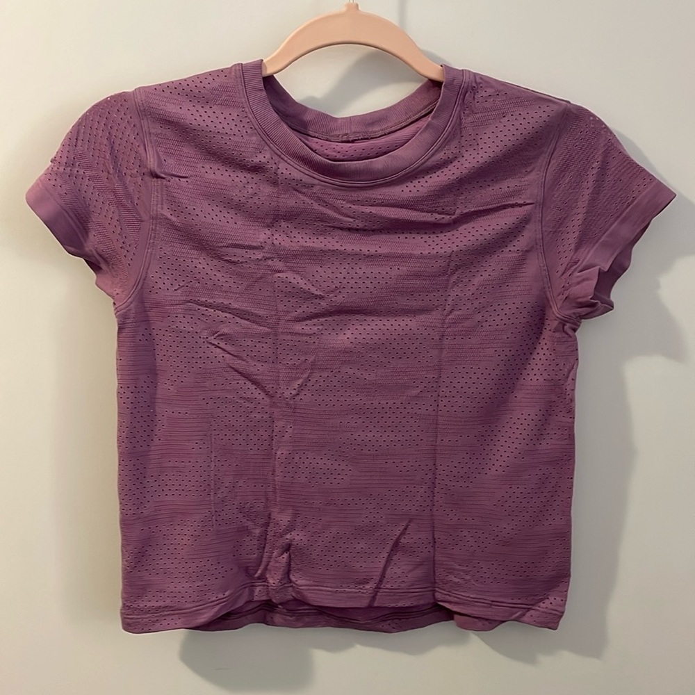 Lululemon Train to be short crop top